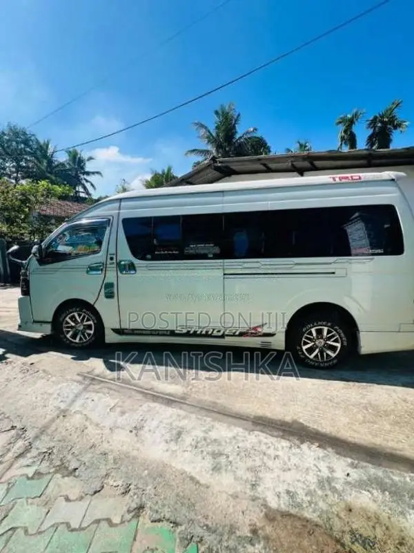 Toyota KDH 2007 Van (Used)