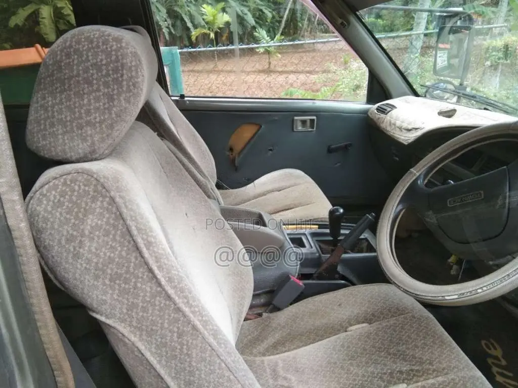 Toyota CR27 1989 Van (Used)