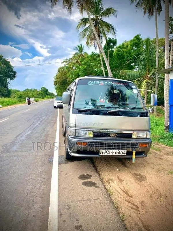 Nissan Caravan 2000 Van (Used)