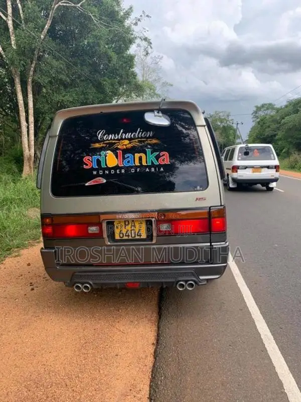 Nissan Caravan 2000 Van (Used)