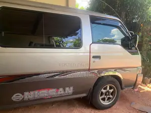 Nissan Caravan 2000 Van (Used)