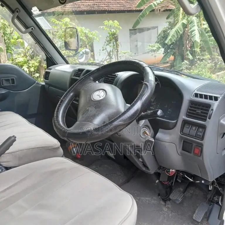 Mazda Bongo 2007 Van (Used)