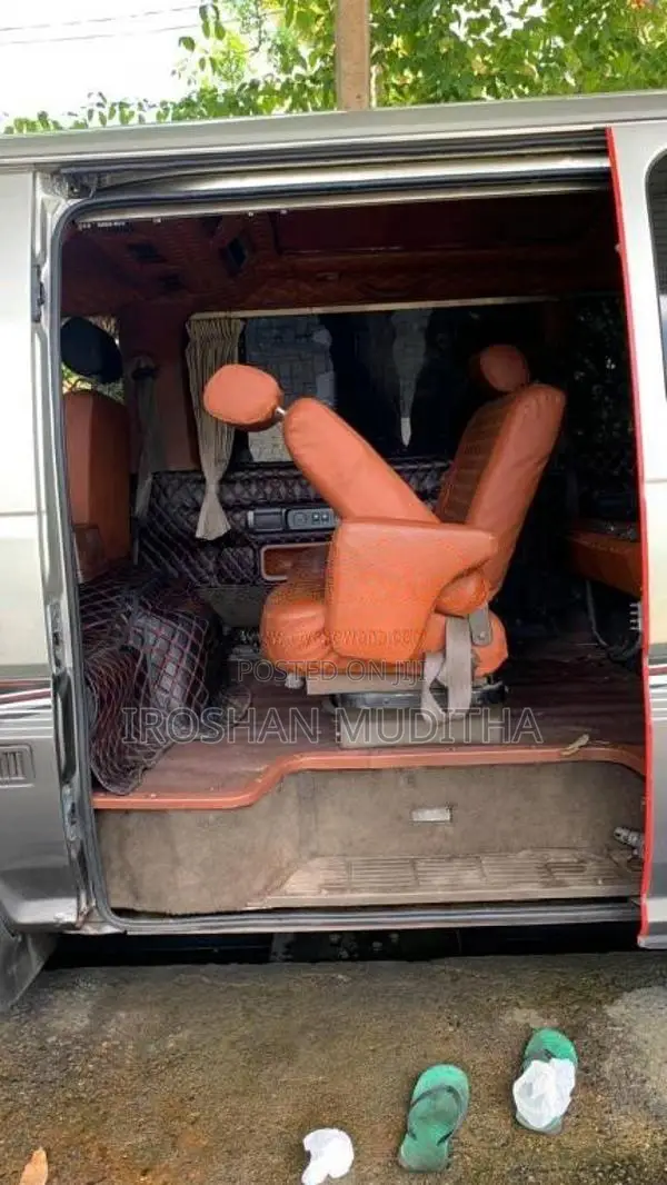 Nissan Caravan 2000 Van (Used)