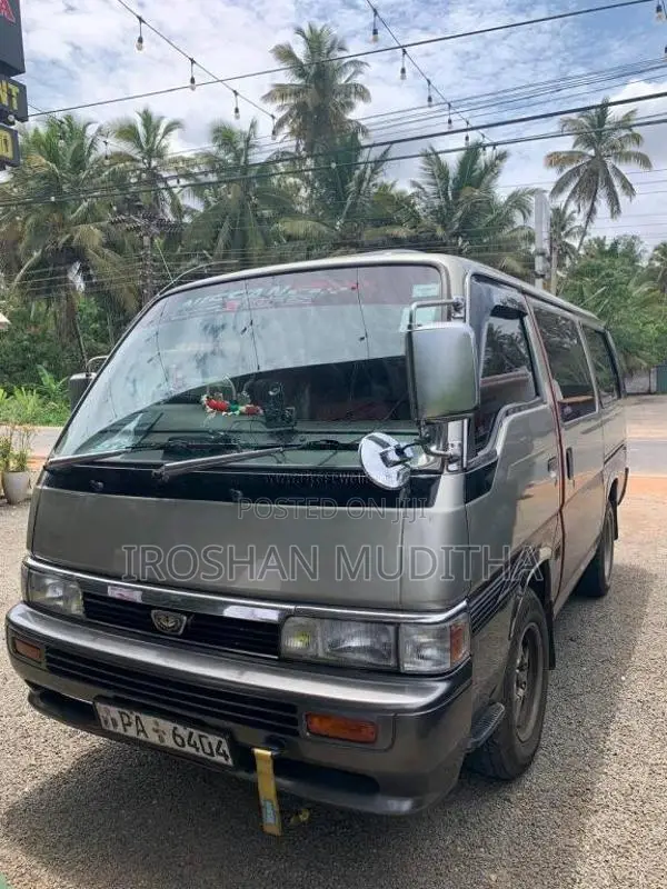 Nissan Caravan 2000 Van (Used)