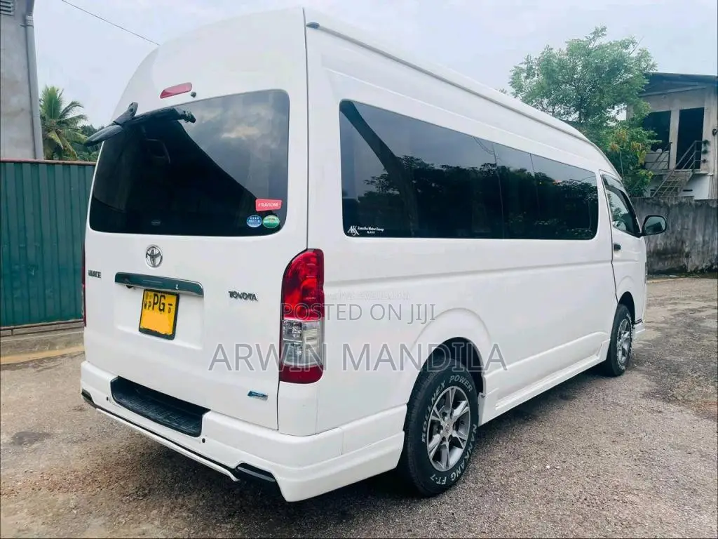 Toyota KDH High Roof 221 2015 Van (Used)