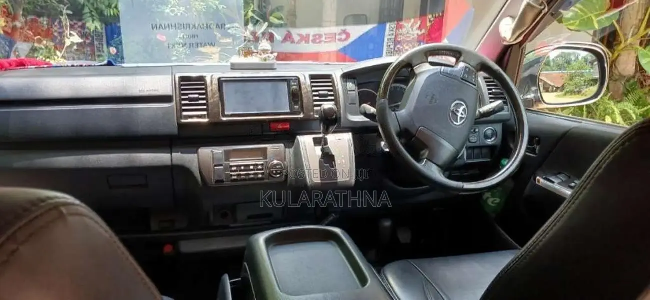 Toyota Kdh Super GL 2018 Van (Used)
