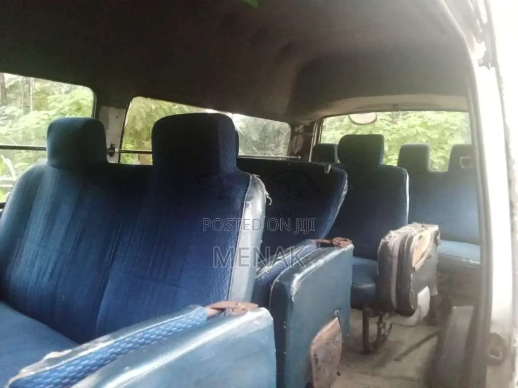 Nissan Vrg 1981 Van (Used)
