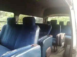 Nissan Vrg 1981 Van (Used)