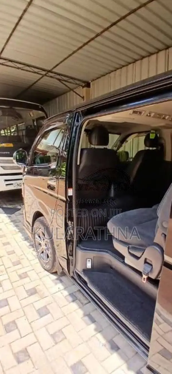 Toyota Kdh Super GL 2018 Van (Used)