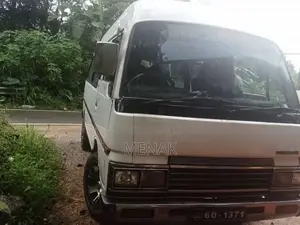 Nissan Vrg 1981 Van (Used)