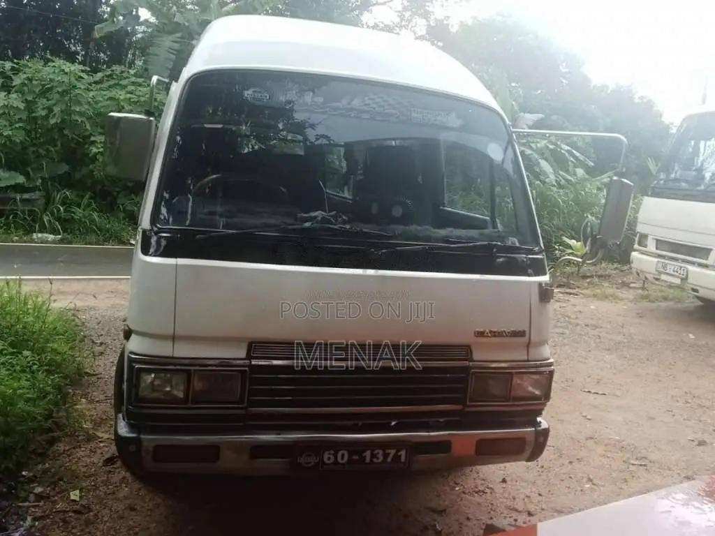 Nissan Vrg 1981 Van (Used)