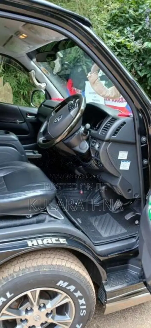 Toyota Kdh Super GL 2018 Van (Used)