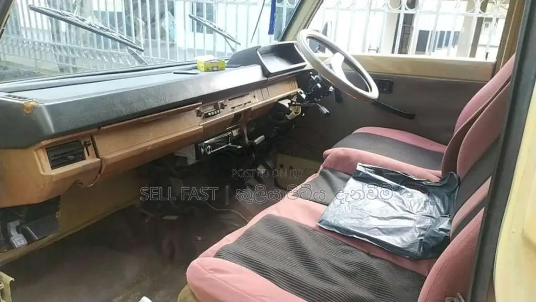 Mitsubishi Delica L300 1981 Van (Used)