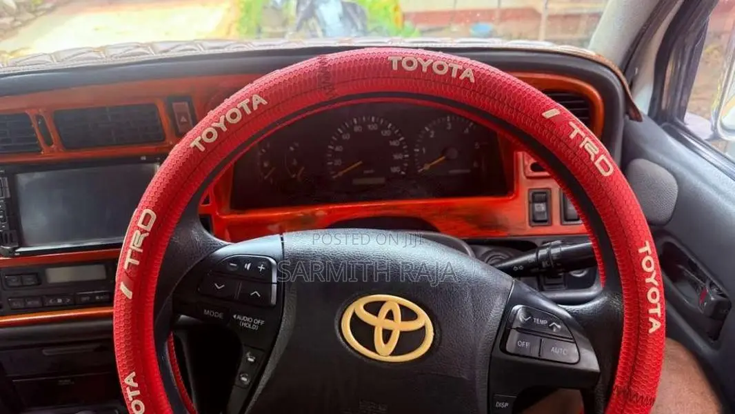 Toyota HIACE 1999 Van (Used)