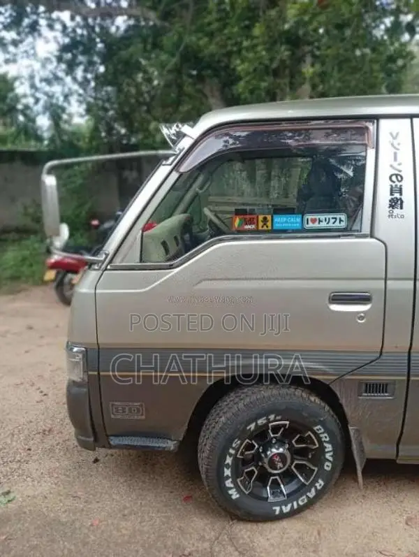 Nissan Caravan 1999 Van (Used)