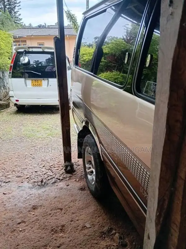 Toyota Vanguard 1990 Van (Used)