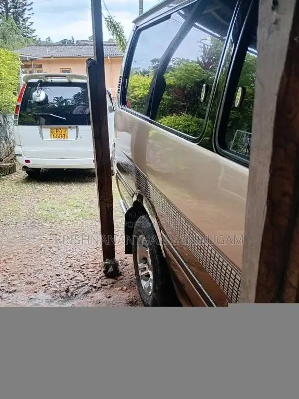 Toyota Toyota 1990 Van (Used)