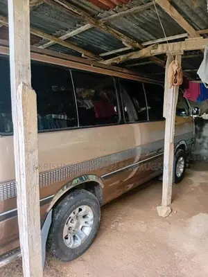 Toyota Vanguard 1990 Van (Used)
