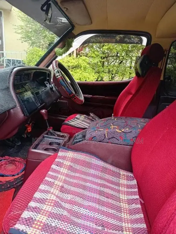 Toyota Vanguard 1990 Van (Used)
