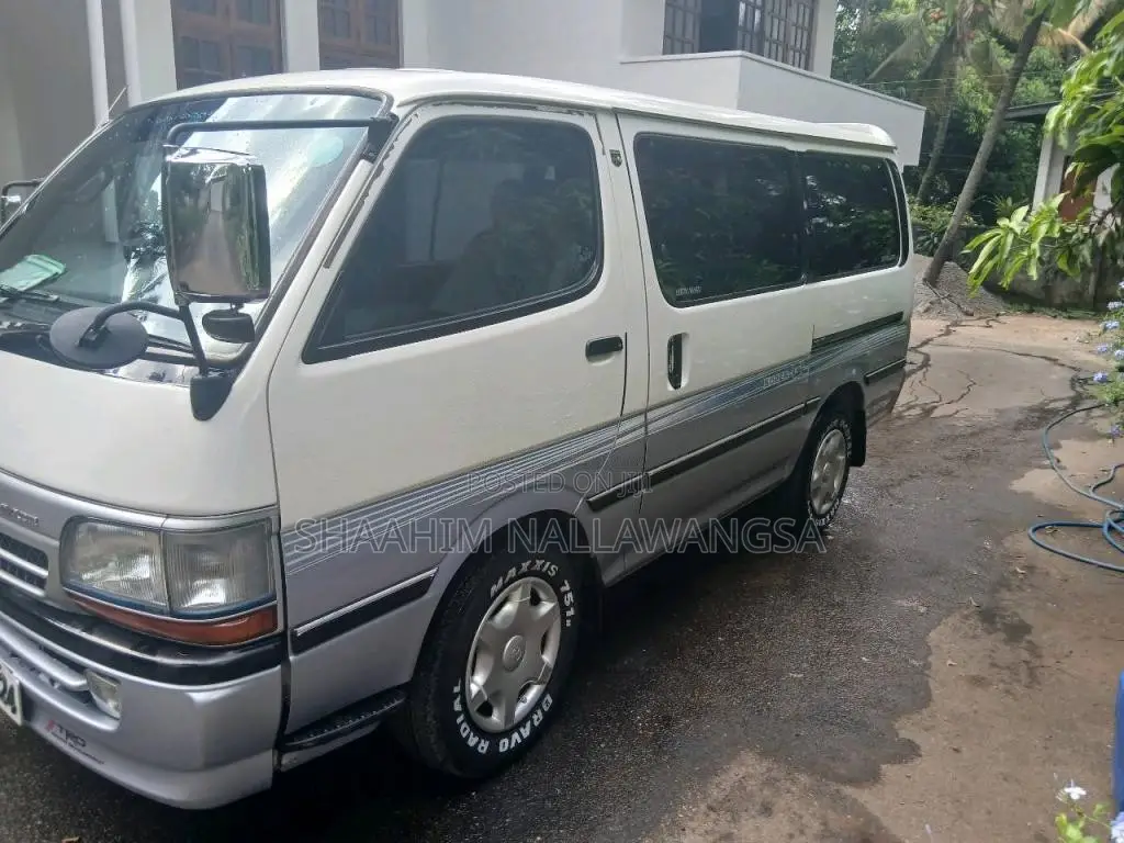 Toyota Dolphin 1994 Van (Used)