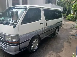Toyota Dolphin 1994 Van (Used)