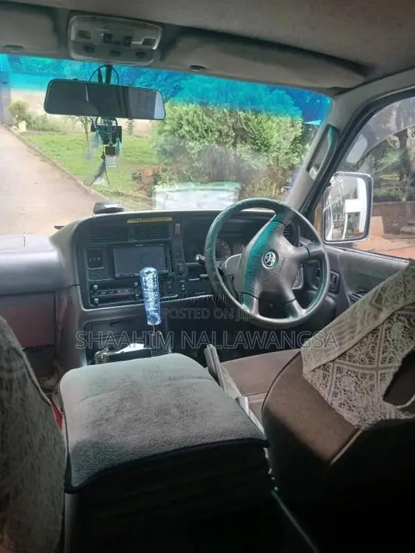 Toyota Dolphin 1994 Van (Used)