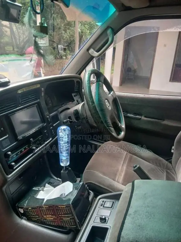 Toyota Dolphin 1994 Van (Used)