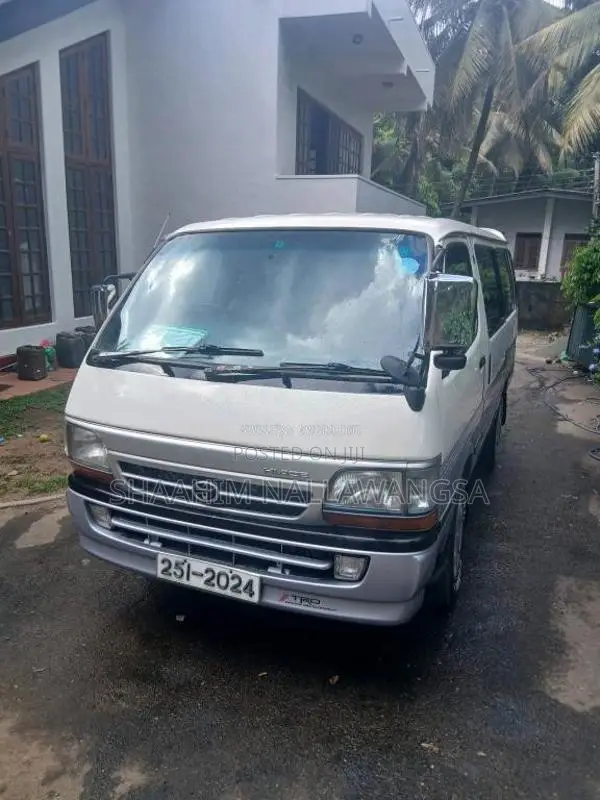 Toyota Dolphin 1994 Van (Used)