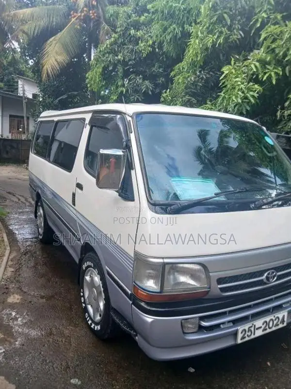 Toyota Dolphin 1994 Van (Used)