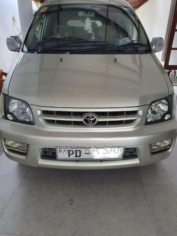 Toyota Noah 2001 Van (Used)