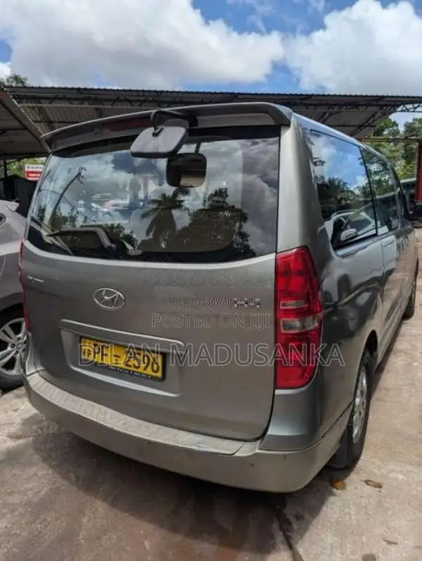 Hyundai H1 2012 Van (Used)