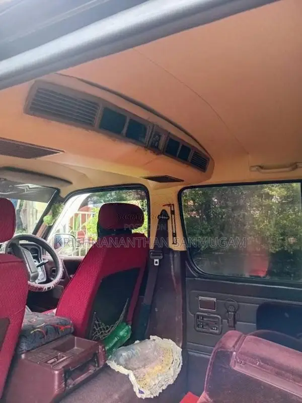 Toyota HIACE 1990 Van (Used)