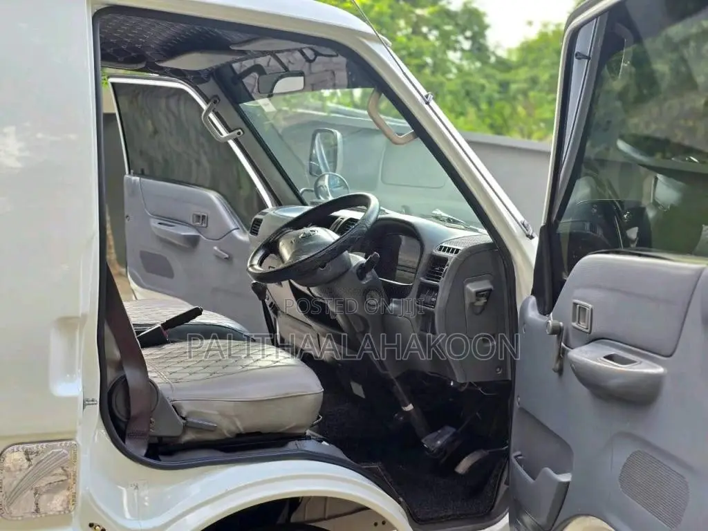 Nissan Vanette 2012 Van (Used)