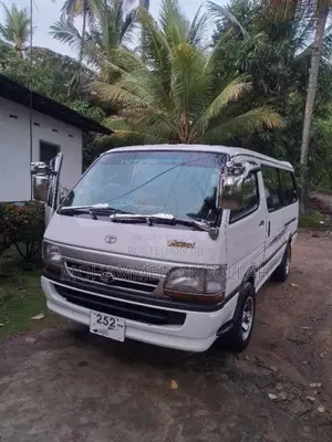 Toyota Dolphin 1993 Van (Used)