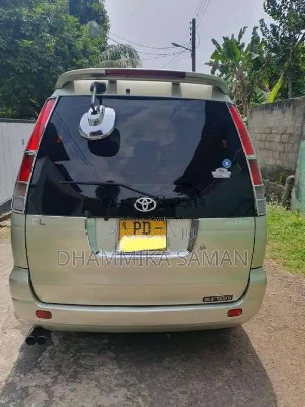 Toyota Noah 2001 Van (Used)