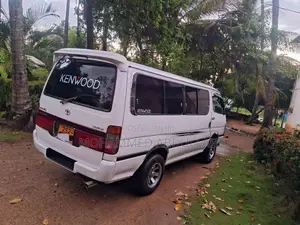 Toyota Dolphin 1993 Van (Used)