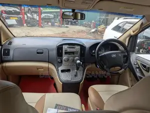 Hyundai H1 2012 Van (Used)