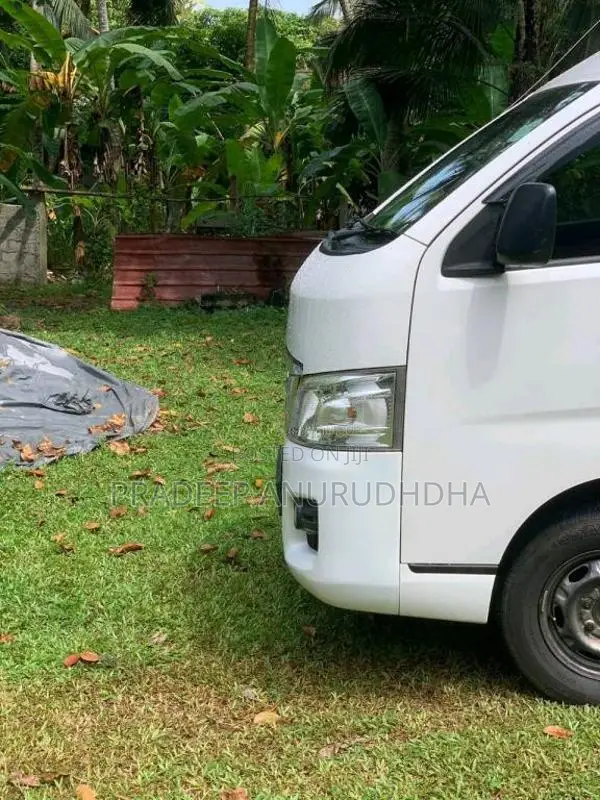 Nissan Nv 350 2017 Van (Used)