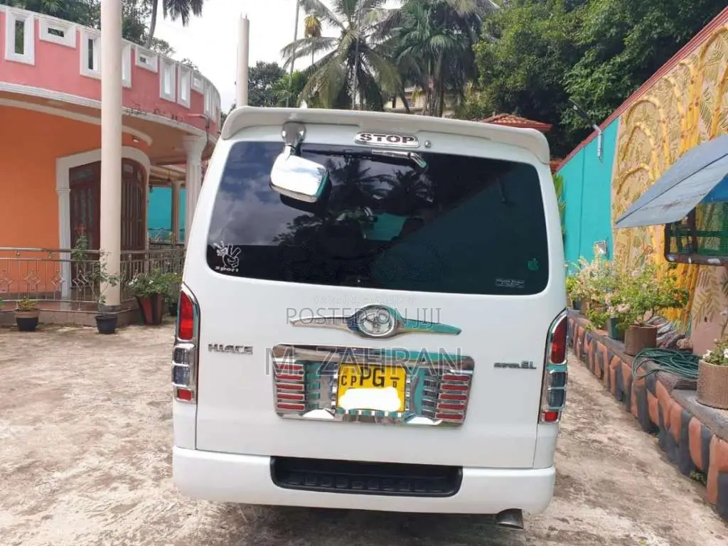 Toyota KDH 201 2012 Van (Used)