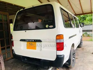 Toyota Dolphin 113 1992 Van (Used)