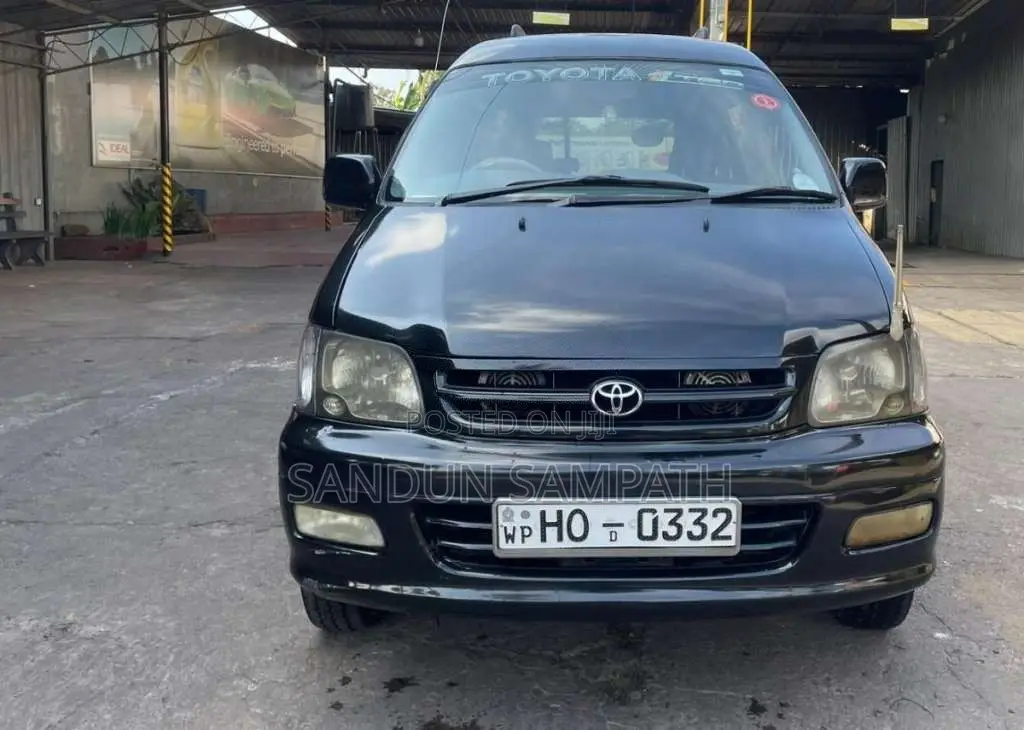 Toyota CR42 1999 Van (Used)