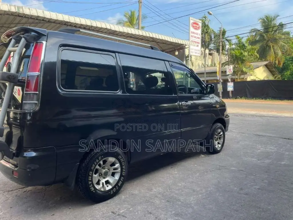 Toyota CR42 1999 Van (Used)