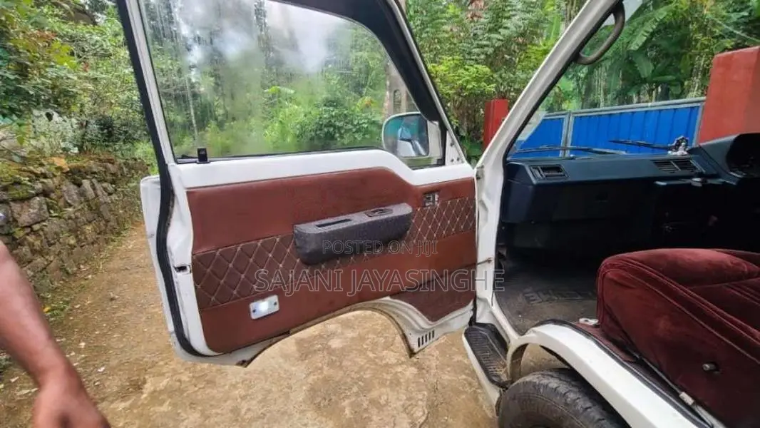 Toyota HIACE 1989 Van (Used)