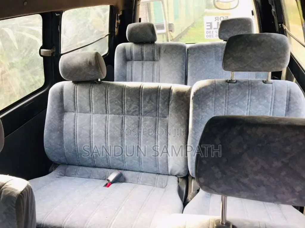 Toyota CR42 1999 Van (Used)