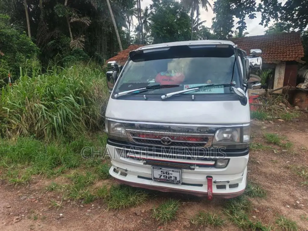 Toyota Dolphin 1990 Van (Used)