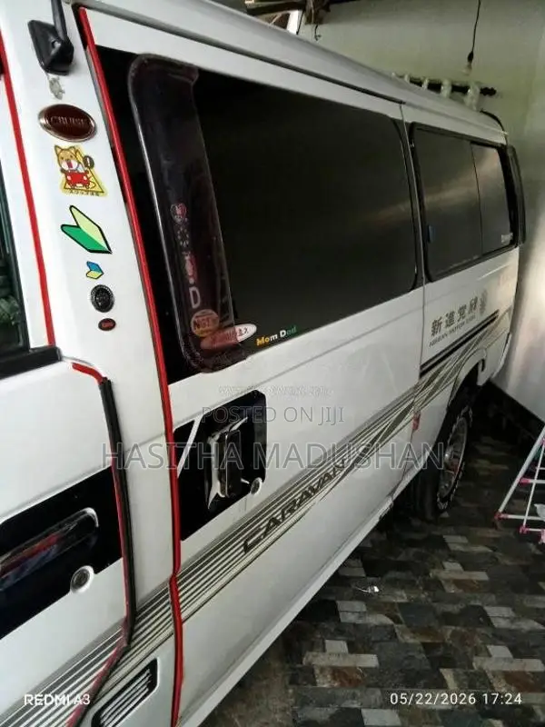 Nissan Caravan 1990 Van (Used)