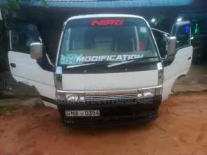 Nissan Caravan E24 2005 Van (Used)