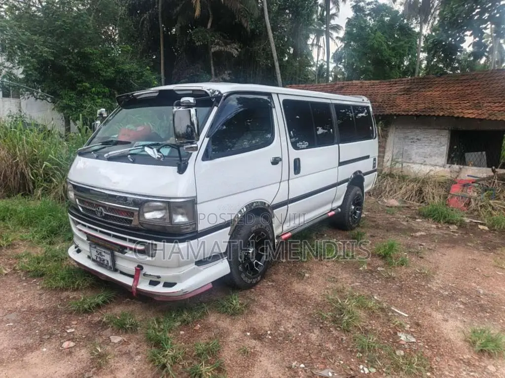 Toyota Dolphin 1990 Van (Used)