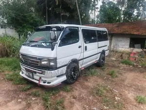 Toyota Dolphin 1990 Van (Used)