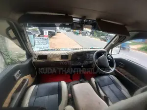 Nissan Caravan E24 2005 Van (Used)